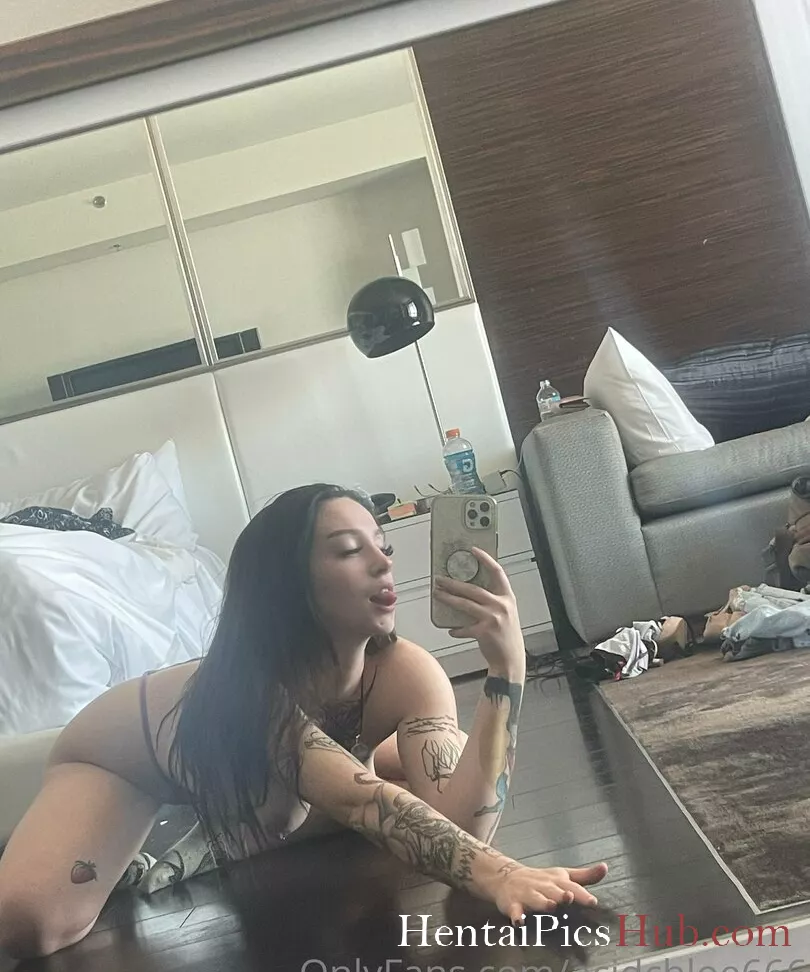 Acidchloe666 Nude OnlyFans Leak Photo 4wYBeW40TL