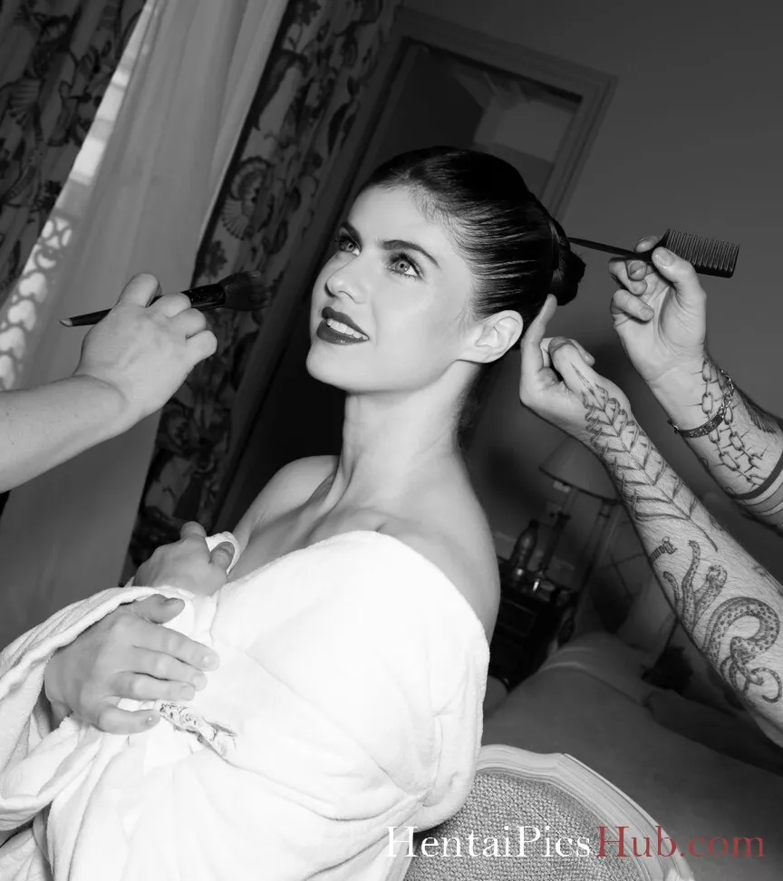 Alexandra Daddario Nude OnlyFans Leak Photo 34L4CJJ9yL