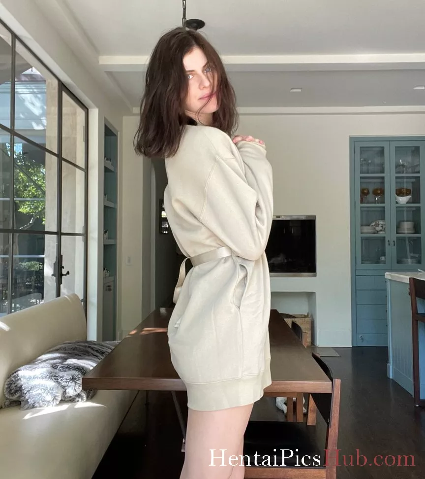 Alexandra Daddario Nude OnlyFans Leak Photo 3osnwsj87H