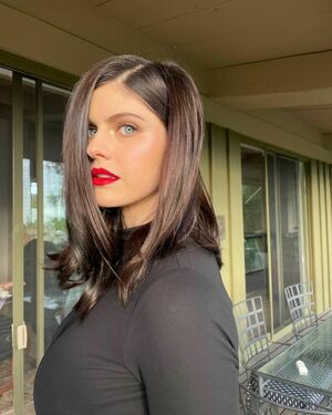 Alexandra Daddario OnlyFans Leak Picture - Thumbnail 09BddXgaWa