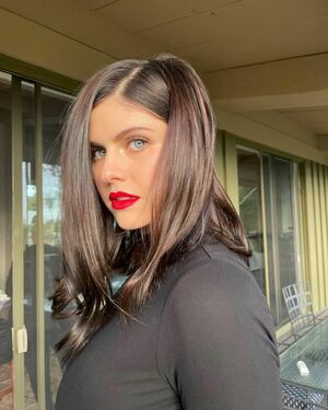 Alexandra Daddario OnlyFans Leak Picture - Thumbnail 2Q4jTSDPgg