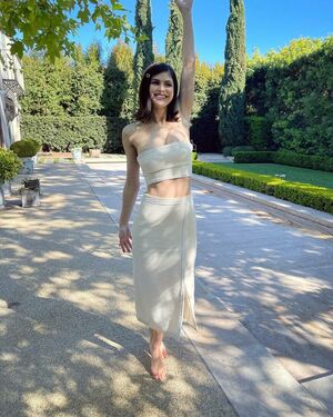 Alexandra Daddario OnlyFans Leak Picture - Thumbnail 66ET6rkMpx