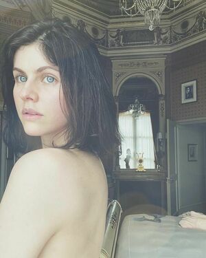 Alexandra Daddario OnlyFans Leak Picture - Thumbnail Fe9sAwAeJk