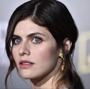 Alexandra Daddario OnlyFans Leak Picture - Thumbnail Rz3Jv9h4EK