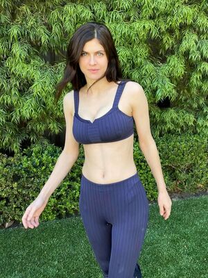 Alexandra Daddario OnlyFans Leak Picture - Thumbnail VDSmQKRhSD