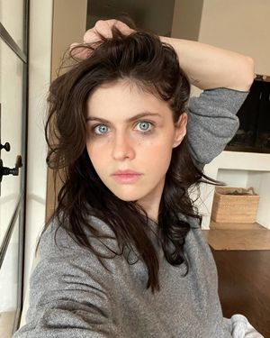 Alexandra Daddario OnlyFans Leak Picture - Thumbnail aJJn9isJjz