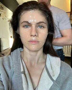 Alexandra Daddario OnlyFans Leak Picture - Thumbnail h92eGo7Yvl