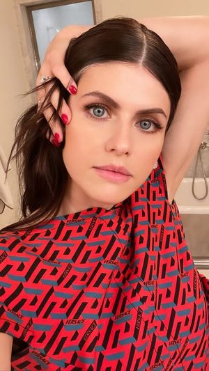 Alexandra Daddario OnlyFans Leak Picture - Thumbnail nKRF9WirPh