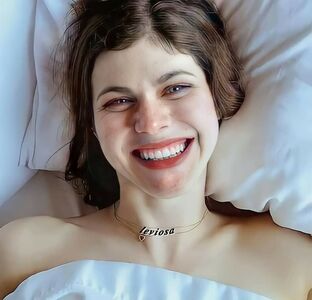 Alexandra Daddario OnlyFans Leak Picture - Thumbnail uDbRz0Nh1p