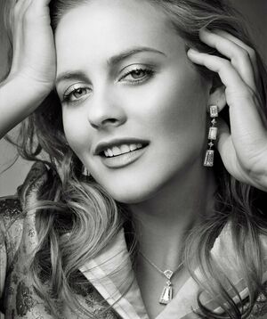 Alicia Silverstone OnlyFans Leak Picture - Thumbnail H7Jj9Rnb0D