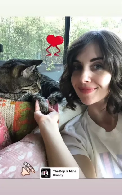 Alison Brie OnlyFans Leak Picture - Thumbnail Nb5YZw8Jb6