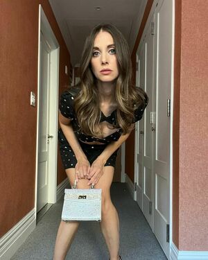 Alison Brie OnlyFans Leak Picture - Thumbnail uXjRK0BuMG