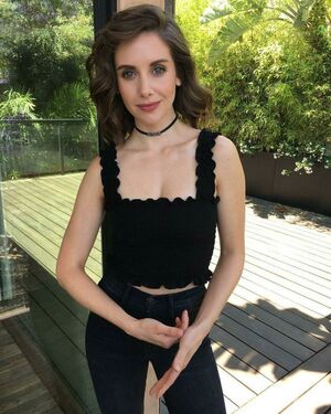 Alison Brie OnlyFans Leak Picture - Thumbnail zExkEoflIh