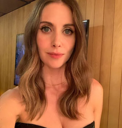 Alison Brie OnlyFans Leak Picture - Thumbnail zUT1eMqZb6