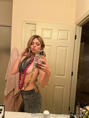 Alyssa Green OnlyFans Leak Picture - Thumbnail gwuvNriAdZ