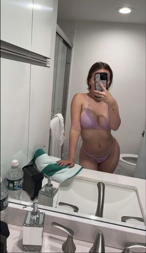 Alyssa Mckay OnlyFans Leak Picture - Thumbnail HSSxb2OiNl