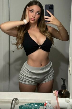 Alyssa Mckay OnlyFans Leak Picture - Thumbnail Moc2VvE7p5