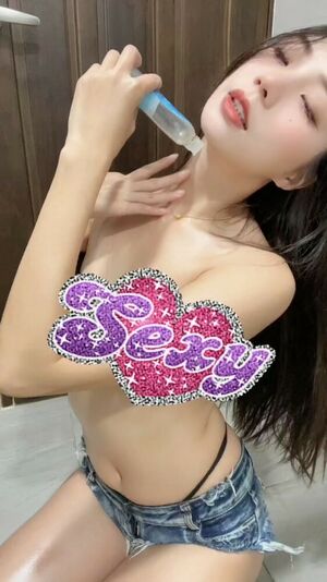 Anita Feifei OnlyFans Leak Picture - Thumbnail FQ4L9gSfye