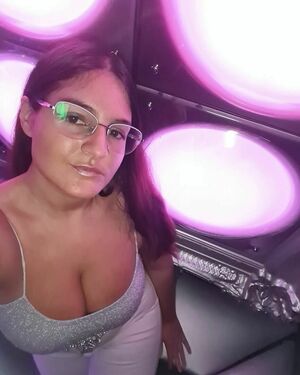 Ann Cygnus OnlyFans Leak Picture - Thumbnail UuWeBBRfcN