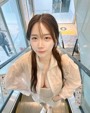 Asuna OnlyFans Leak Picture - Thumbnail rCQVImcH4o