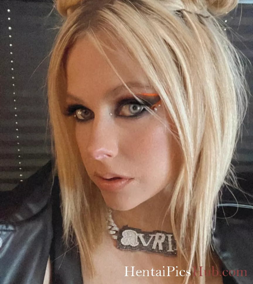 Avril Lavigne Nude OnlyFans Leak Photo A9YwsKiW4f