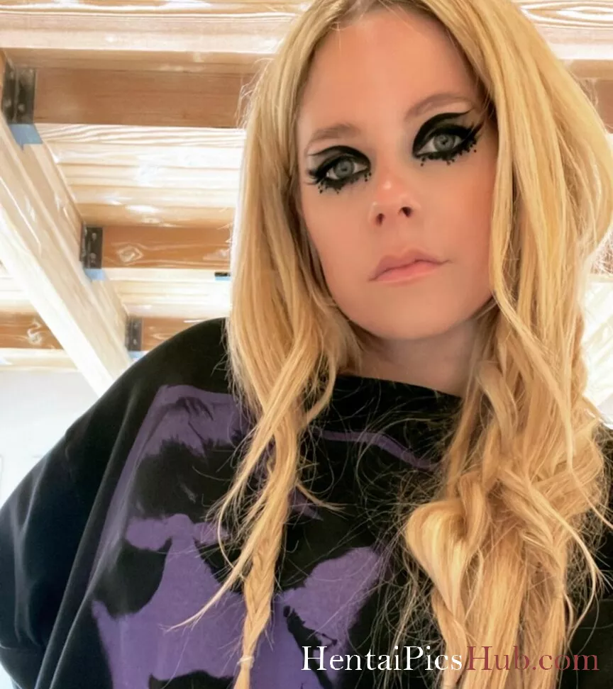 Avril Lavigne Nude OnlyFans Leak Photo BC5Awj7PTu