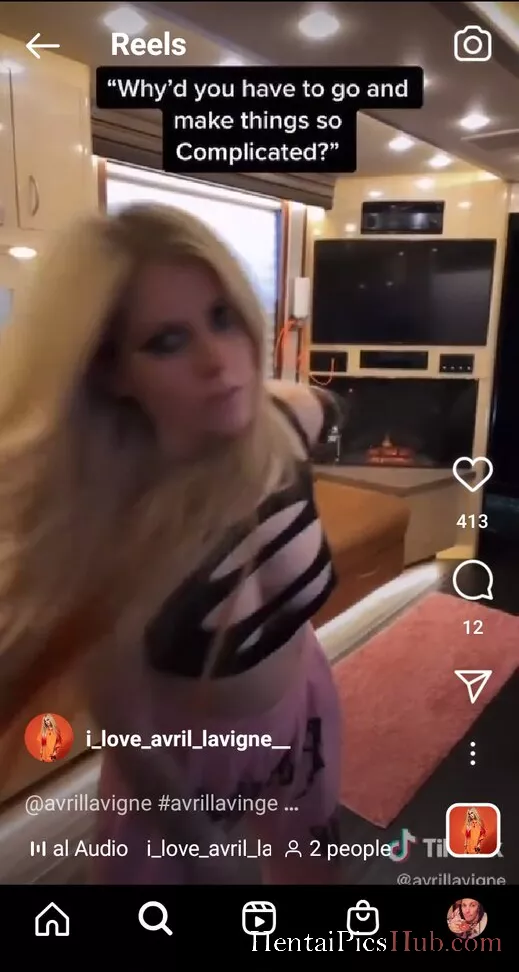 Avril Lavigne Nude OnlyFans Leak Photo OYkr3vOjgZ