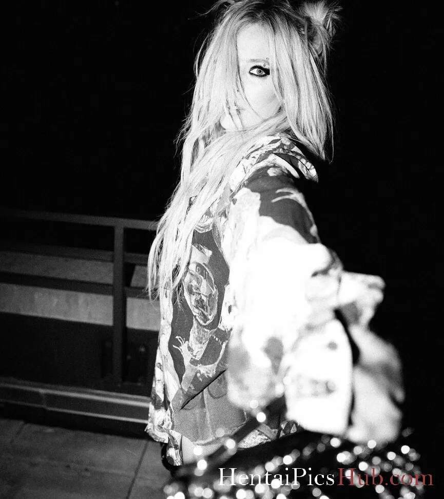Avril Lavigne Nude OnlyFans Leak Photo yjMoBI5Ih3