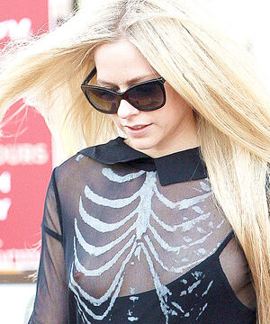 Avril Lavigne OnlyFans Leak Picture - Thumbnail 3vakGCujdQ