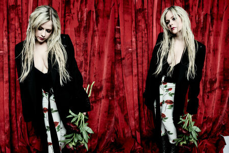 Avril Lavigne OnlyFans Leak Picture - Thumbnail BlZ9HoJtV6