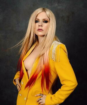 Avril Lavigne OnlyFans Leak Picture - Thumbnail BuN4LAFxc2