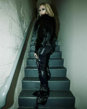 Avril Lavigne OnlyFans Leak Picture - Thumbnail HI8xk1Y5jh