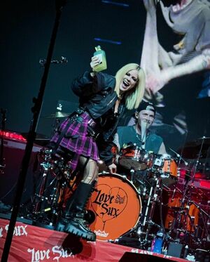 Avril Lavigne OnlyFans Leak Picture - Thumbnail J2Ig7zh1uv