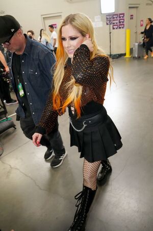 Avril Lavigne OnlyFans Leak Picture - Thumbnail bcSCLMyuWs