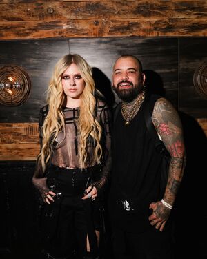 Avril Lavigne OnlyFans Leak Picture - Thumbnail c54b7vSrCG