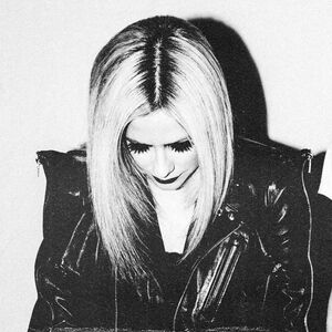 Avril Lavigne OnlyFans Leak Picture - Thumbnail lxmb3wBkqw