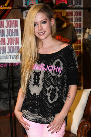 Avril Lavigne OnlyFans Leak Picture - Thumbnail wM3JZdbOGL