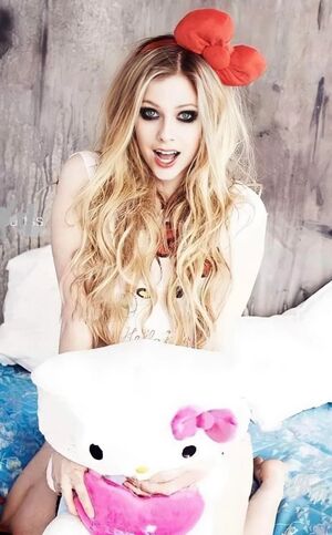 Avril Lavigne OnlyFans Leak Picture - Thumbnail x281bfdyx9