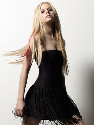 Avril Lavigne OnlyFans Leak Picture - Thumbnail xq9mOPqgVC