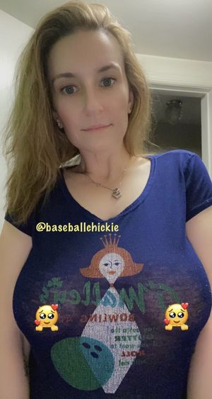 Baseballchickie OnlyFans Leak Picture - Thumbnail knHupUnWEi