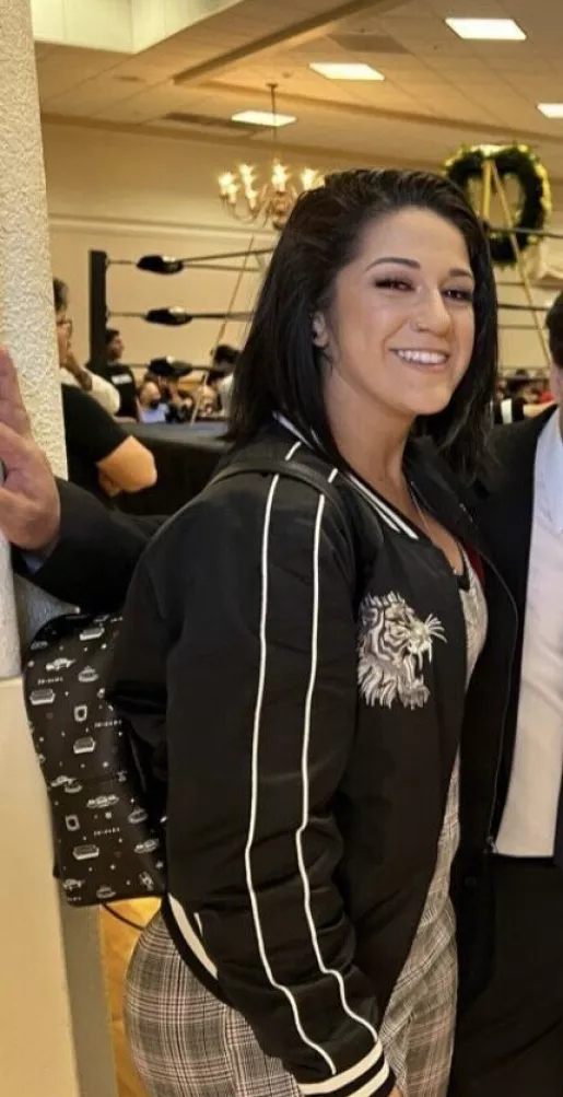 Bayley OnlyFans Leak Picture - Thumbnail s11dcpx2Z2