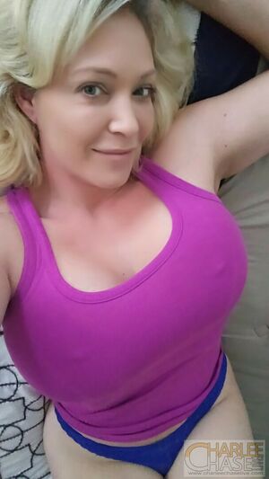 Charlee Chase OnlyFans Leak Picture - Thumbnail 7Ii2ZPF6g8