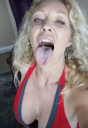 Charlee Chase OnlyFans Leak Picture - Thumbnail GEfPeodD74