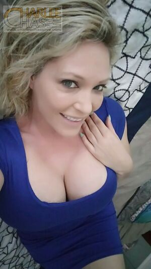 Charlee Chase OnlyFans Leak Picture - Thumbnail LruUQEOdzL