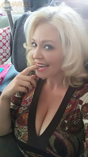 Charlee Chase OnlyFans Leak Picture - Thumbnail rfBc6fadWx