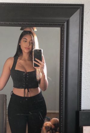 Chloe Medina OnlyFans Leak Picture - Thumbnail uny0UAfoBe