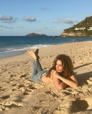 Cindy Crawford OnlyFans Leak Picture - Thumbnail 8pyy18z6qf