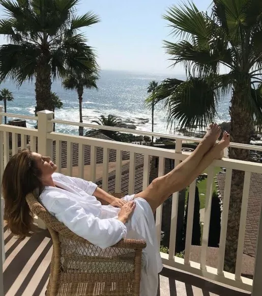 Cindy Crawford OnlyFans Leak Picture - Thumbnail muzcKLo9pb