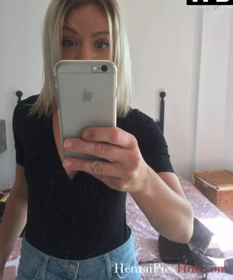 Claire Hutchings Nude OnlyFans Leak Photo F9gAxI58wx