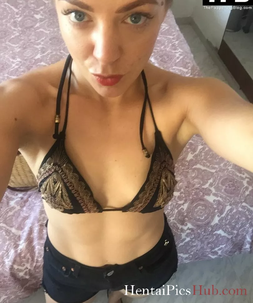 Claire Hutchings Nude OnlyFans Leak Photo pB2kDTFAix